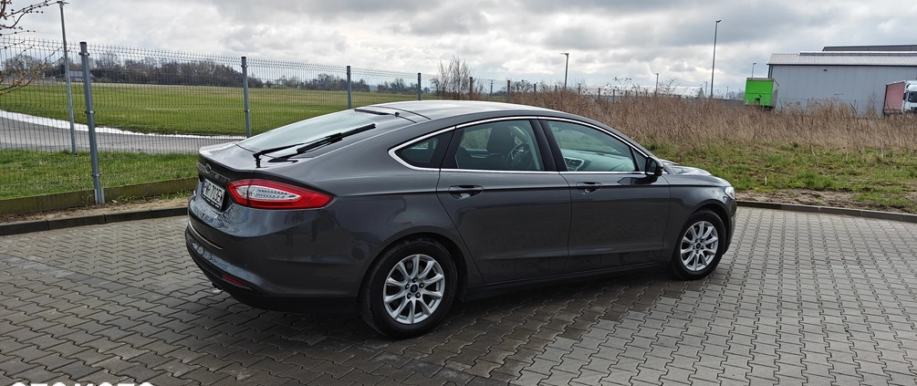 Ford Mondeo cena 64500 przebieg: 106000, rok produkcji 2017 z Września małe 277